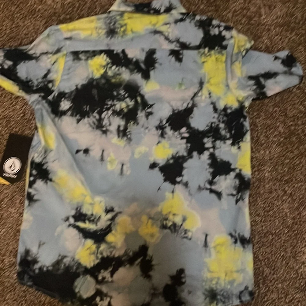 Volcom Button Up - Picture 3 of 4